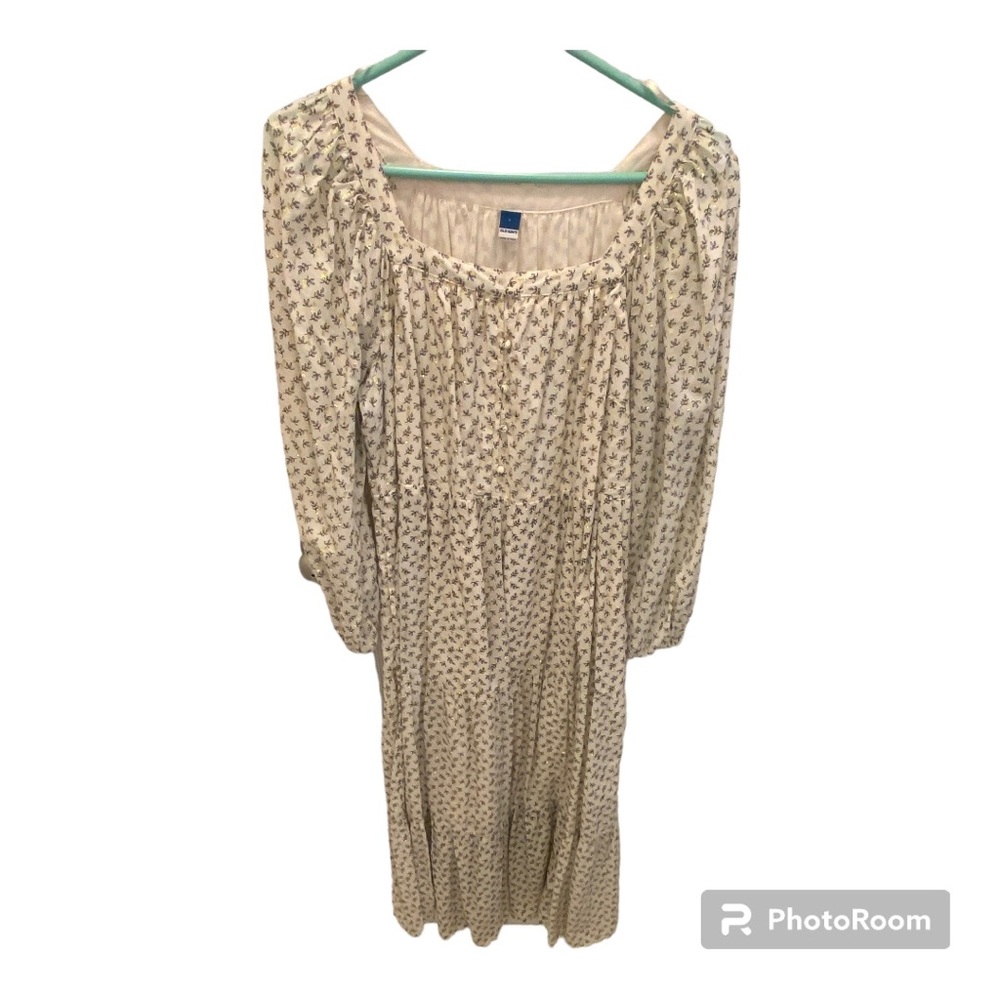 Old Navy off-white tiered dress with gold detail. Size L. Excellent condition.